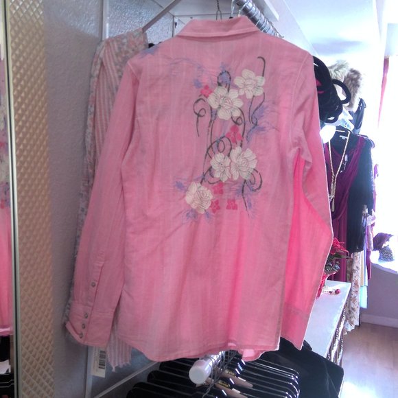 Ariat fitted pink embroidered western shirt size small LIKE NEW - Picture 2 of 2